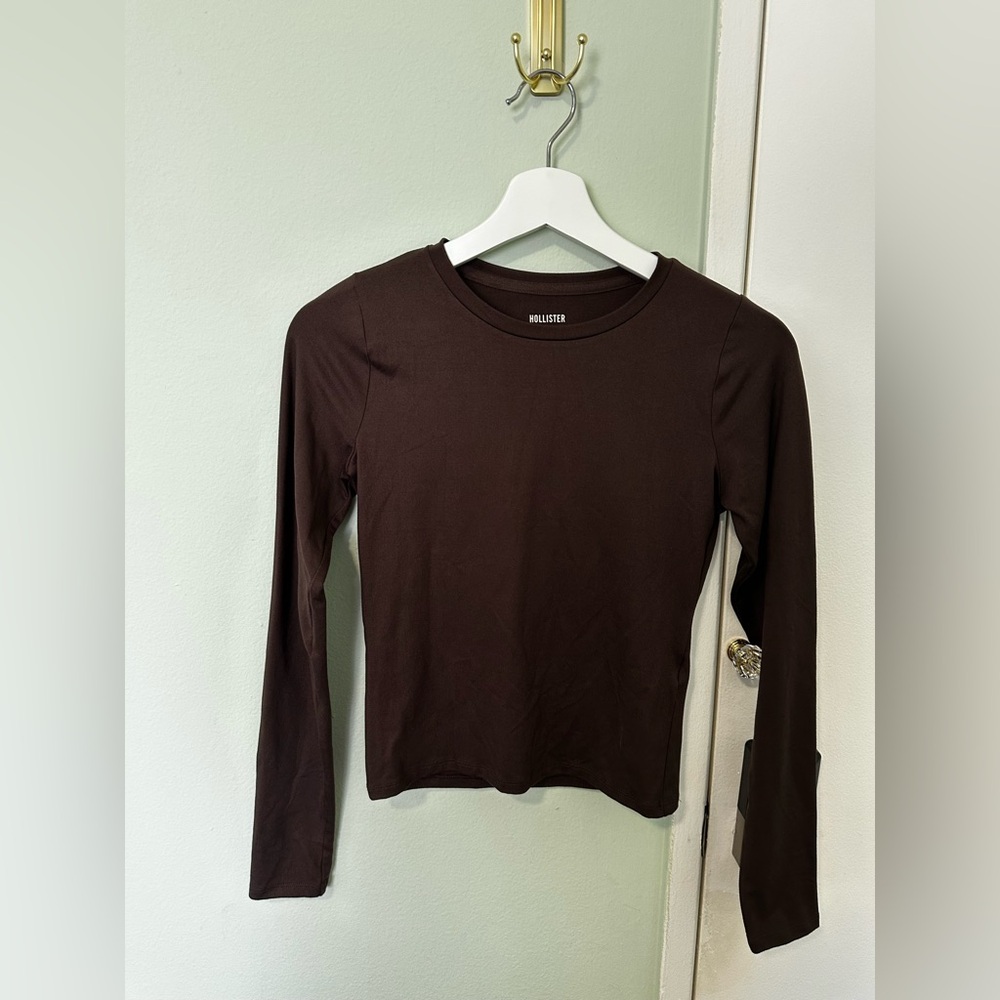Hollister Dark Brown Crew Neck Top